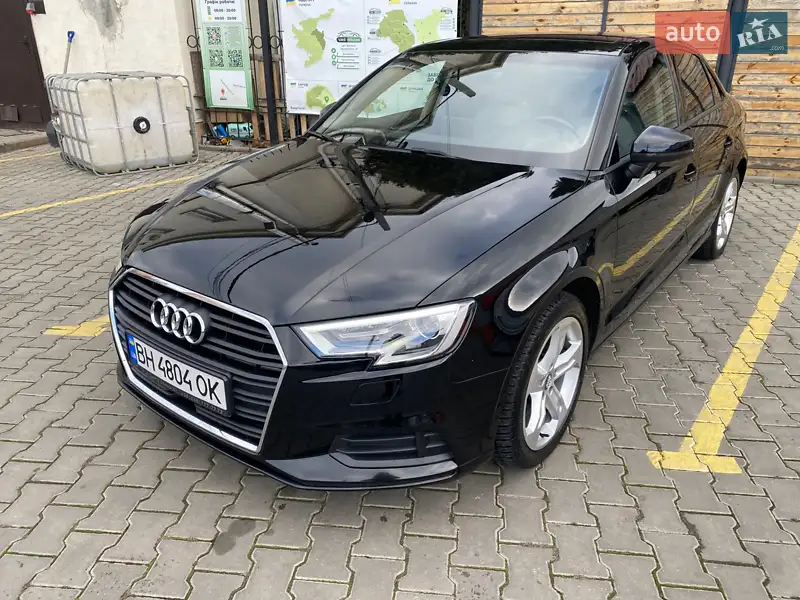 Седан Audi A3 2016 в 