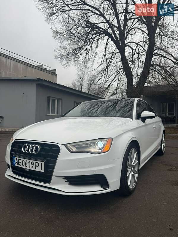Седан Audi A3 2015 в Днепре