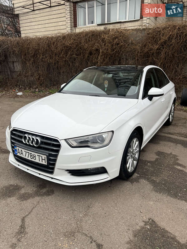 Седан Audi A3 2015 в Києві