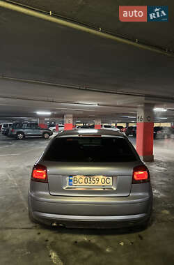 Хэтчбек Audi A3 2003 в 