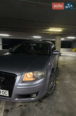 Хэтчбек Audi A3 2003 в 