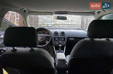 Хэтчбек Audi A3 2003 в 