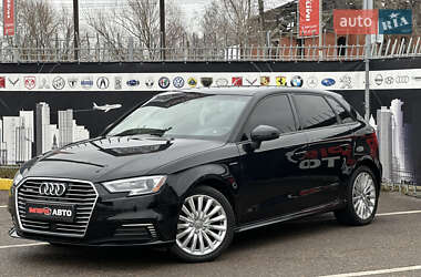 Хэтчбек Audi A3 2018 в 