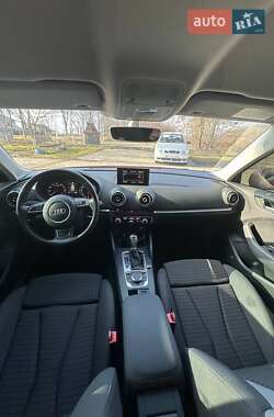 Хэтчбек Audi A3 2015 в 