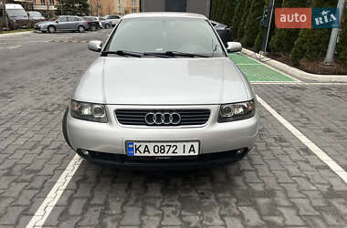 Хэтчбек Audi A3 2003 в Софиевской Борщаговке