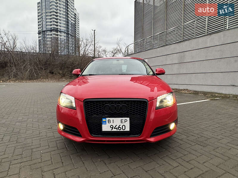 Хэтчбек Audi A3 2010 в 