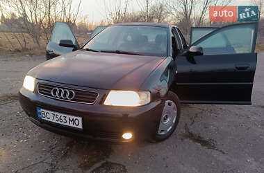 Хэтчбек Audi A3 2001 в Деражне