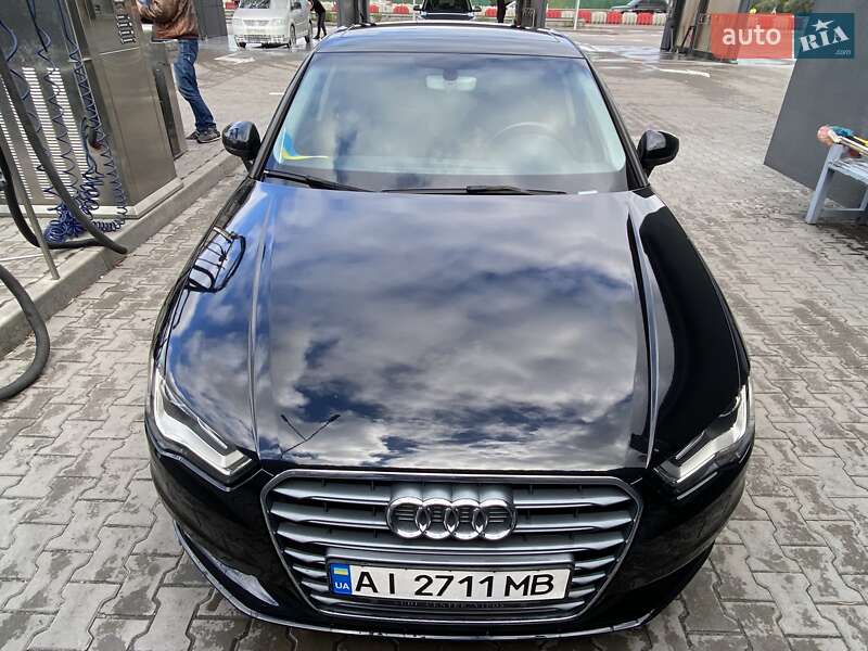Седан Audi A3 2015 в 
