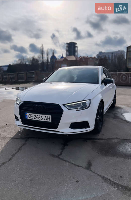 Седан Audi A3 2015 в Днепре