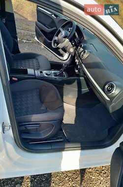 Хэтчбек Audi A3 2015 в 