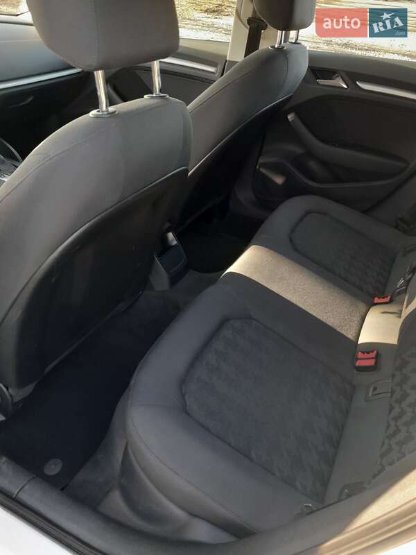 Хэтчбек Audi A3 2015 в Заставной