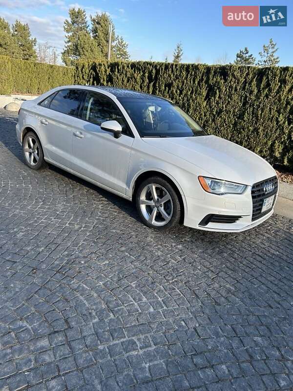 Седан Audi A3 2014 в Дніпрі