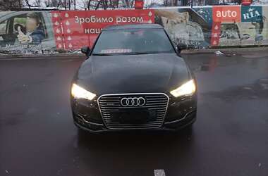 Хэтчбек Audi A3 2016 в Киеве