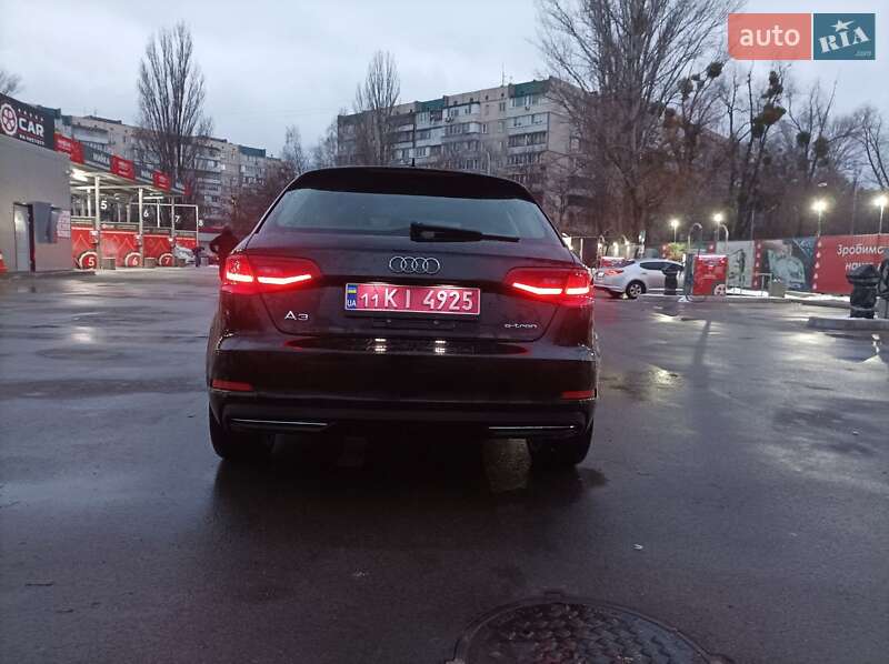 Хэтчбек Audi A3 2016 в Киеве