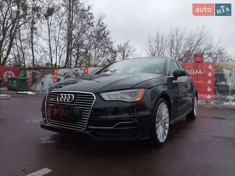 Хэтчбек Audi A3 2016 в Киеве
