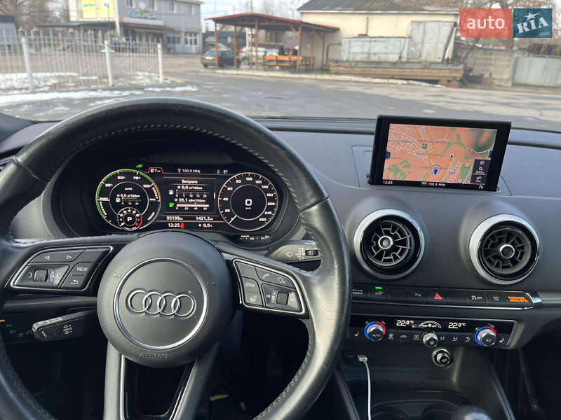 Хэтчбек Audi A3 2018 в Кременчуге