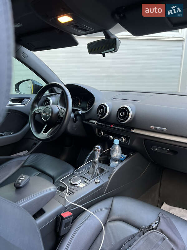Седан Audi A3 2016 в Вишгороді