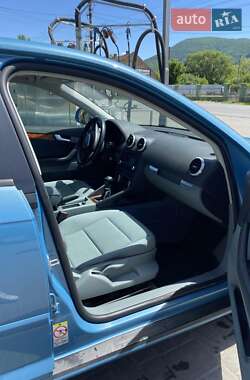 Хэтчбек Audi A3 2010 в 
