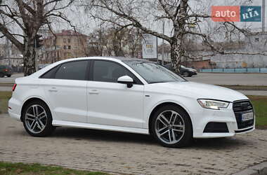 Седан Audi A3 2018 в Харькове