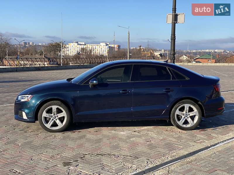Седан Audi A3 2017 в Харькове