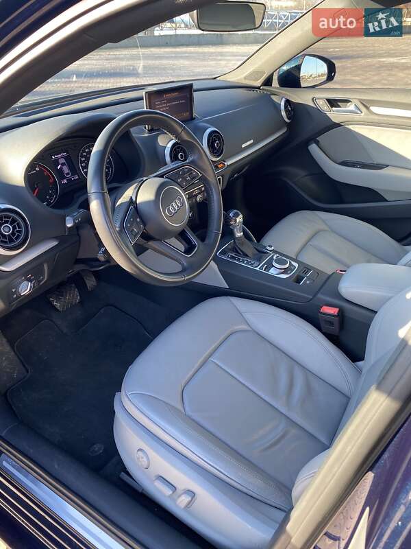 Седан Audi A3 2017 в Харькове