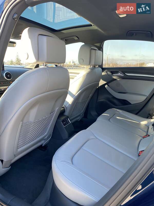 Седан Audi A3 2017 в Харькове