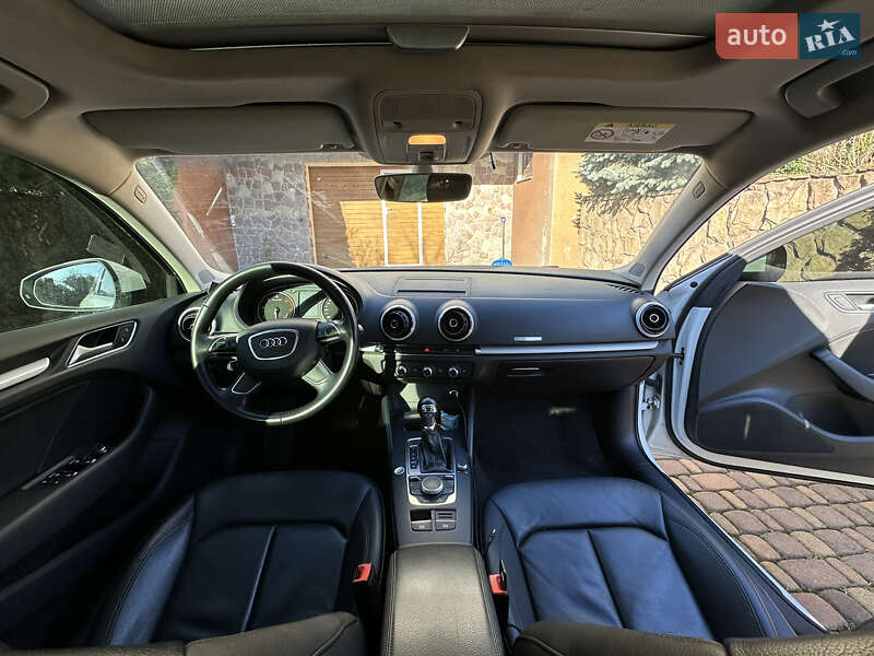 Седан Audi A3 2016 в Ровно
