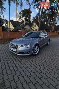 Хэтчбек Audi A3 2011 в 