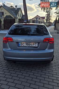 Хэтчбек Audi A3 2011 в 