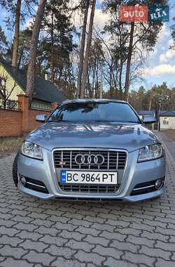 Хэтчбек Audi A3 2011 в 