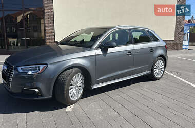 Хэтчбек Audi A3 2017 в 