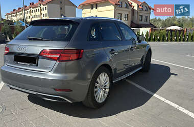 Хэтчбек Audi A3 2017 в 