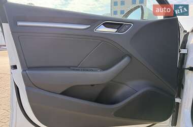 Хэтчбек Audi A3 2015 в 