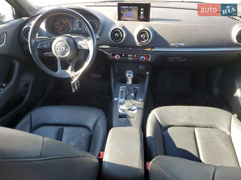 Седан Audi A3 2018 в Киеве