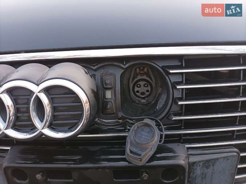 Хэтчбек Audi A3 2016 в Киеве