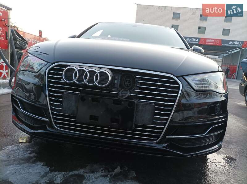 Хэтчбек Audi A3 2016 в Киеве