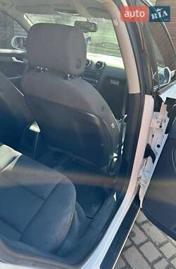 Хэтчбек Audi A3 2013 в 