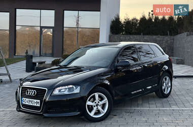 Хэтчбек Audi A3 2012 в 