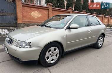 Хэтчбек Audi A3 2002 в 