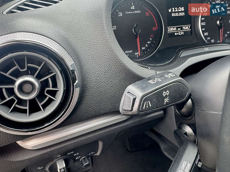 Седан Audi A3 2018 в Киеве