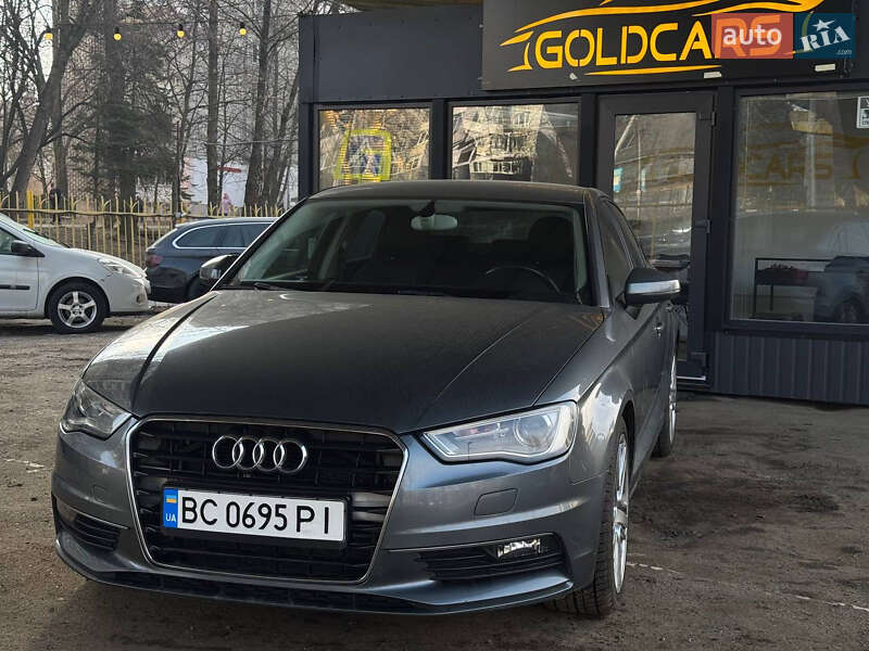 Седан Audi A3 2015 в Львові