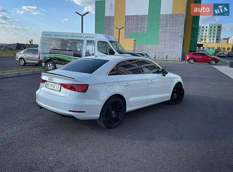 Седан Audi A3 2015 в Рівному