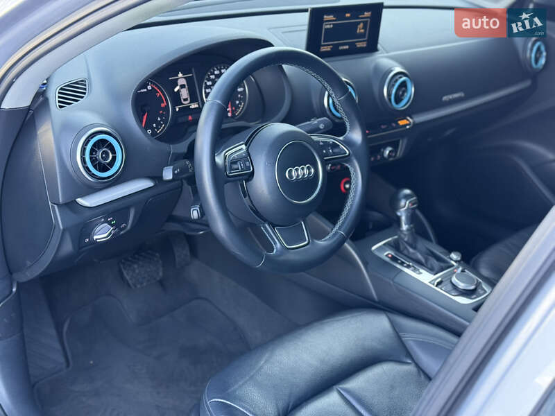 Седан Audi A3 2015 в Одессе
