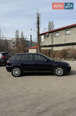 Хэтчбек Audi A3 1999 в 