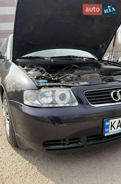 Хэтчбек Audi A3 1999 в 