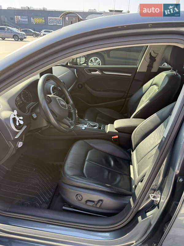 Седан Audi A3 2015 в Киеве