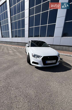 Седан Audi A3 2016 в 