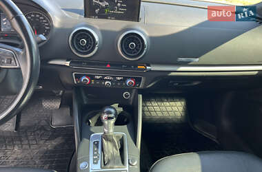 Седан Audi A3 2016 в 