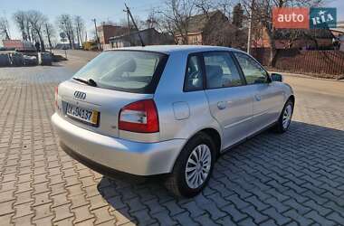 Хэтчбек Audi A3 2003 в 