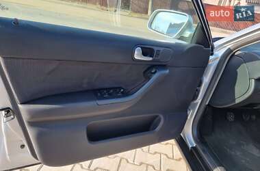 Хэтчбек Audi A3 2003 в 
